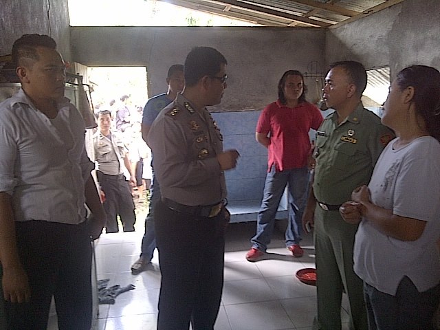 Rumah TKP Pembunuhan Siswanto Diberi Garis Polisi